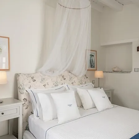 Four Seasons Hydra Luxury Hotel