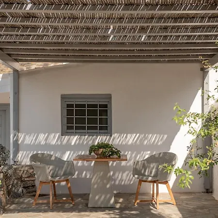Four Seasons Hydra Luxury Hotel 4*