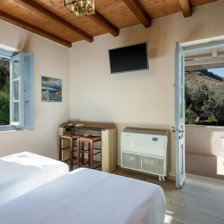 Four Seasons Hydra Luxury
