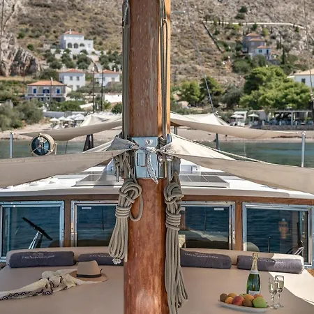 Four Seasons Hydra Luxury Hotel Hydra (Saronic Islands)